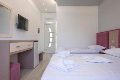 Seaside Hotel - Triple Room with Balcony