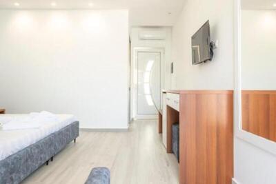 Seaside Hotel - Deluxe Double Room with Balcony and Sea View