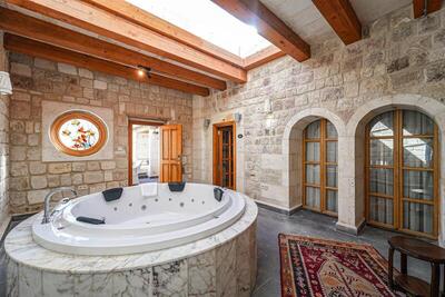 SEDİRLİ KONAK HOTEL - Queen Room With Spa Bath