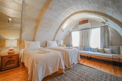 SEDİRLİ KONAK HOTEL - Superior Quadruple Room