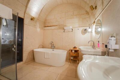 SEDİRLİ KONAK HOTEL - Deluxe Queen Room