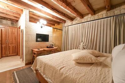 SEDİRLİ KONAK HOTEL - Queen Room With Spa Bath