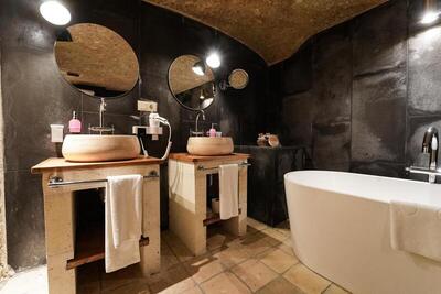 SEDİRLİ KONAK HOTEL - Deluxe Double Room With Bath