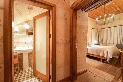 SEDİRLİ KONAK HOTEL - Deluxe Room (2 Adults + 1 Child)