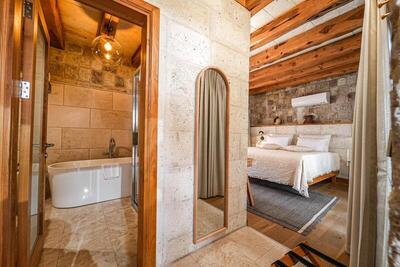 SEDİRLİ KONAK HOTEL - Queen Room With Spa Bath