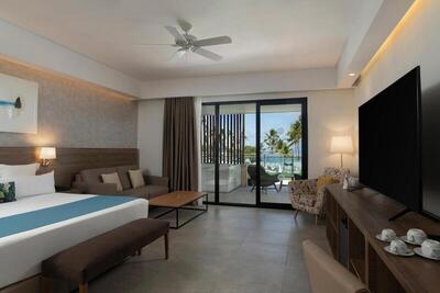 Serenade Punta Cana Beach & Spa Resort - Premium Suite Outoor Jacuzzi