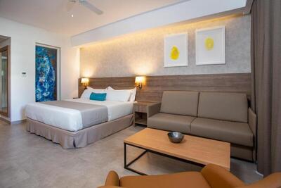 Serenade Punta Cana Beach & Spa Resort - Luxury Swim Out Single Use