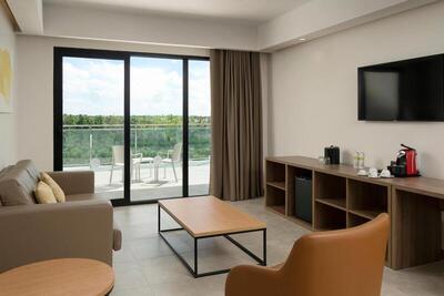 Serenade Punta Cana Beach & Spa Resort - Luxury Master Suite