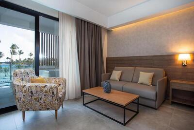 Serenade Punta Cana Beach & Spa Resort - Premium Suite Outoor Jacuzzi