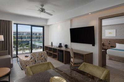 Serenade Punta Cana Beach & Spa Resort - Luxury Master Suite