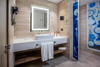 Serenade Punta Cana Beach & Spa Resort - Lusciuos Tropical Garden View Single Use