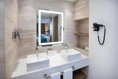 Serenade Punta Cana Beach & Spa Resort - Luxury Master Suite