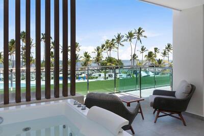 Serenade Punta Cana Beach & Spa Resort - Premium Suite Outoor Jacuzzi