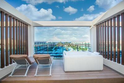 Serenade Punta Cana Beach & Spa Resort - Ocean View Outdoor Jacuzzi