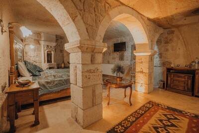 Serenus Cave Suites - Uzumlu Room - Mountain View