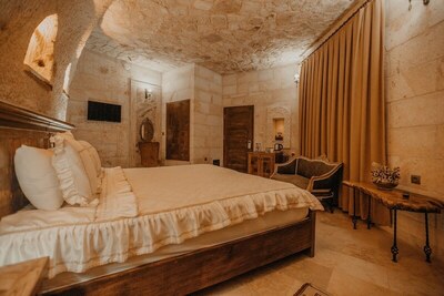 Serenus Cave Suites - Tepesi Tasli Room - Mountain View