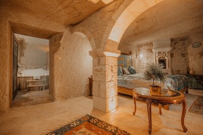 Serenus Cave Suites - Uzumlu Room - Mountain View