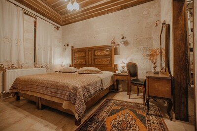 Serenus Cave Suites - Turk Odasi - Mountain View