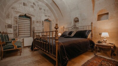 Serenus Cave Suites - Konak Room - Mountain View