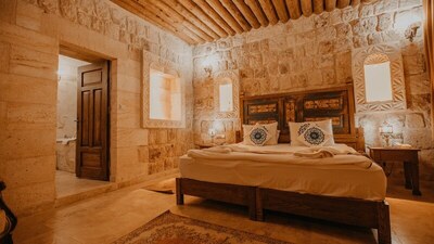 Serenus Cave Suites - Hezen Room - Valley View