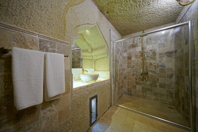 Serenus Cave Suites - Kaya Balayi Room