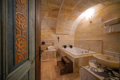 Serenus Cave Suites - Vadi Room - Mountain View