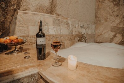Serenus Cave Suites - Uzumlu Room - Mountain View