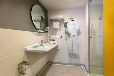 Seven Seas Hotel Blue - Family Quadruple Room - Garden View