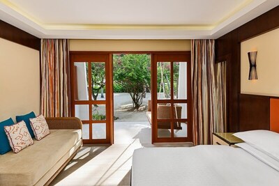 Sheraton Maldives Full Moon Resort & Spa - Cottage, 1 King Bed, Smoking (Island, View)
