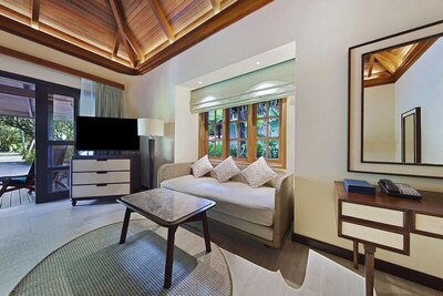 Sheraton Maldives Full Moon Resort & Spa - Cottage, 1 King Bed, Smoking (Island, View)