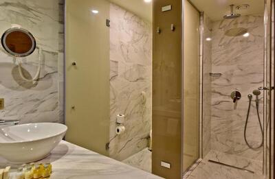Side Star Elegance Hotel - Double Or Twin Room With Garden View