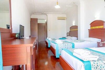 Side Sunberk Hotel - Standard Triple Room - Courtyard View