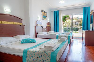 Side Sunberk Hotel - Standard Triple Room - Courtyard View