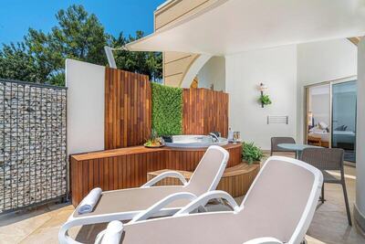 Sidemarin Kirman Premium - Family Room, 2 Bedrooms, Jetted Tub, Pool View