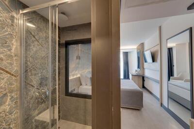 SIGNATURE BLUE RESORT - Deluxe Double Room