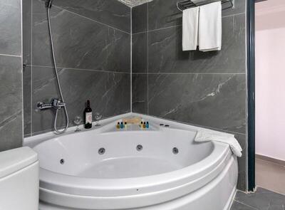 SIGNATURE GARDEN AVANOS Hotel & SPA - Suite