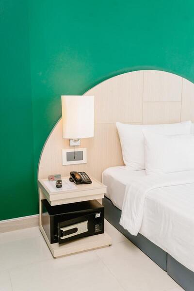 SLEEP WITH ME HOTEL design hotel @ patong (SHA Plus+) - Deluxe Double Room with Spa Bath 