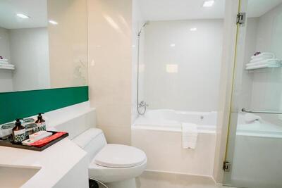 SLEEP WITH ME HOTEL design hotel @ patong (SHA Plus+) - Deluxe Double Room with Spa Bath 