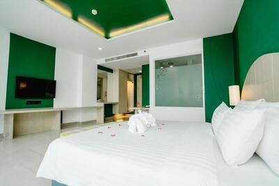 SLEEP WITH ME HOTEL design hotel @ patong (SHA Plus+) - Deluxe Double Room with Spa Bath 