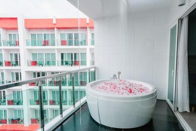SLEEP WITH ME HOTEL design hotel @ patong (SHA Plus+) - Suite