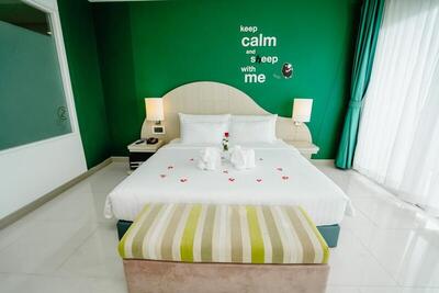 SLEEP WITH ME HOTEL design hotel @ patong (SHA Plus+) - Deluxe Double Room with Spa Bath 