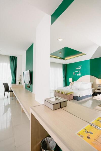 SLEEP WITH ME HOTEL design hotel @ patong (SHA Plus+) - Deluxe Double Room with Spa Bath 