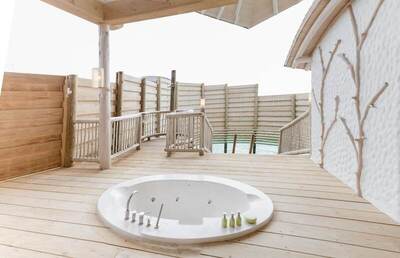 Soneva Jani - 4 Bedroom Water Reserve with Slide