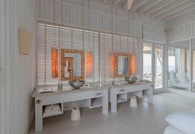 Soneva Jani - 4 Bedroom Water Retreat with Slide