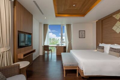 Splash Beach Resort, Mai Khao, Phuket - 2 Bedroom Penthouse Pool Suite - Garden View