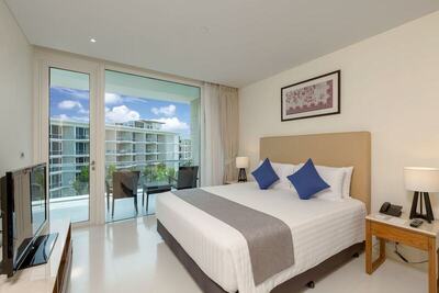 Splash Beach Resort, Mai Khao, Phuket - Suite, 2 Bedrooms, Kitchen (Balcony) - Garden View