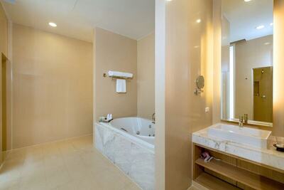Splash Beach Resort, Mai Khao, Phuket - 3 Bedroom Pool Villa With Kitchen - Pool View