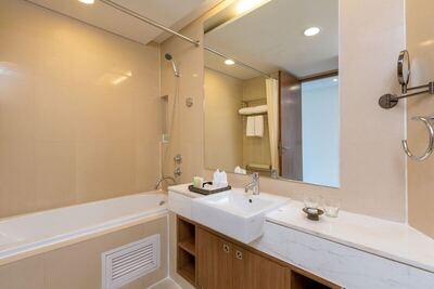 Splash Beach Resort, Mai Khao, Phuket - Suite, 2 Bedrooms, Kitchen (Balcony) - Garden View