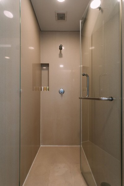 Splash Beach Resort, Mai Khao, Phuket - Deluxe Room, 1 King Bed, Balcony - Garden View