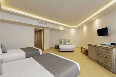 SUNRISE Alma Bay Resort - Mega Room - Sea View
